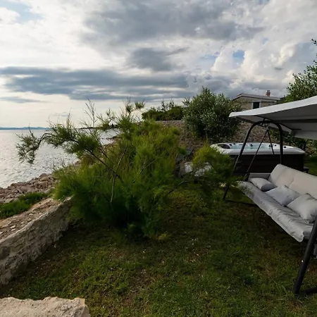 Stone House Ema *