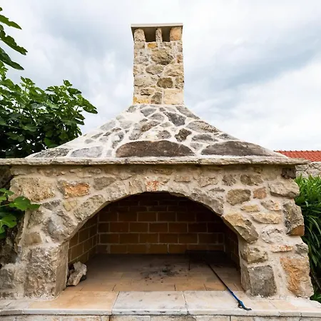Stone House Ema *